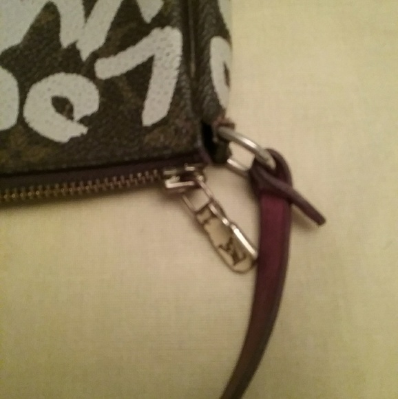 SOLD Authentic Louis Vuitton Purse - Picture 6 of 7